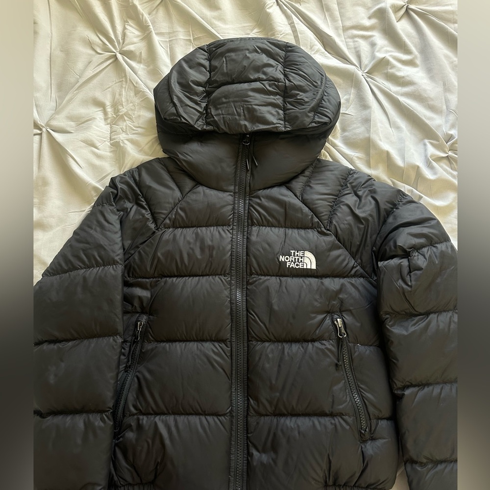 Black cropped north face jacket